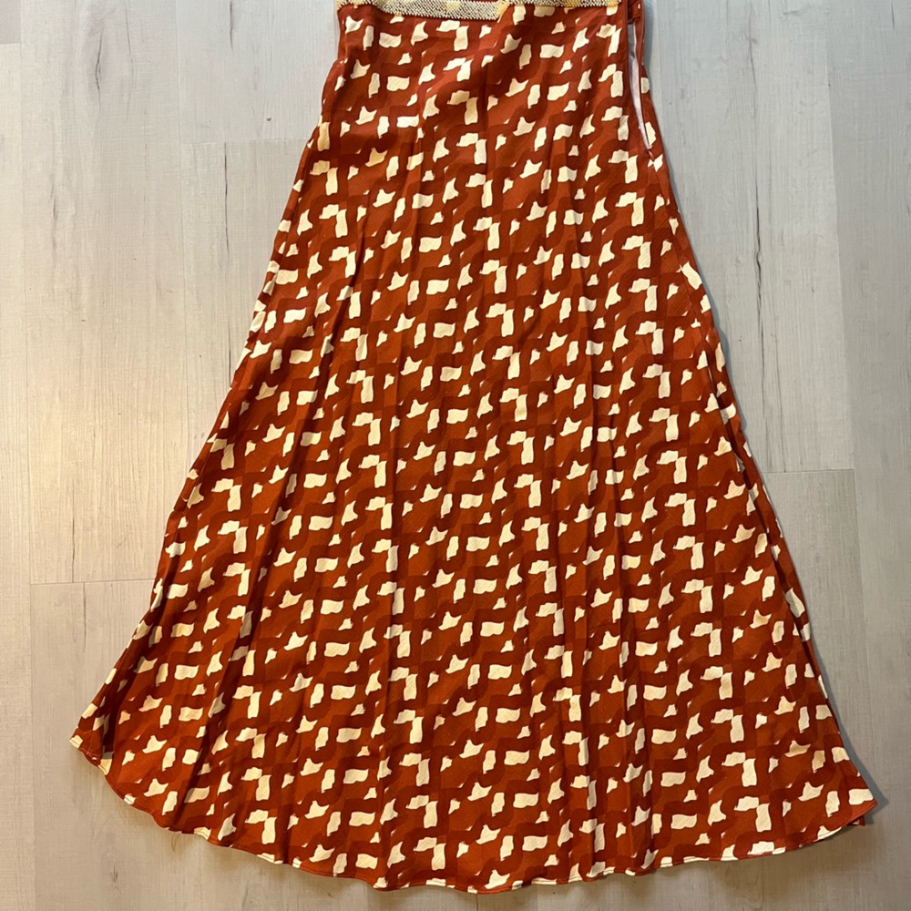 Zara linen maxi skirt with a beaded waist.